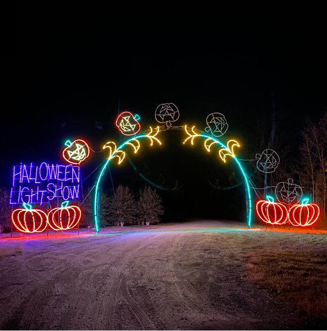 Halloween Light Show – Lakeland Orchard & Cidery